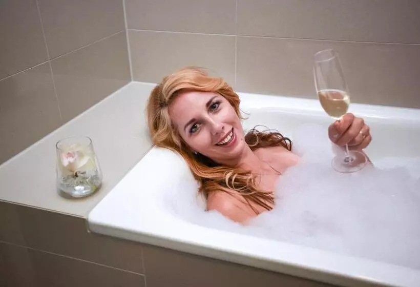 Hotelli S Port Véska