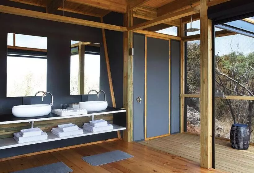 ホテル The Outpost & Pel S Post