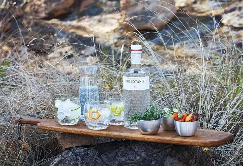 ホテル The Outpost & Pel S Post