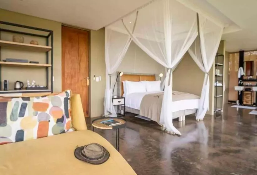 ホテル The Outpost & Pel S Post