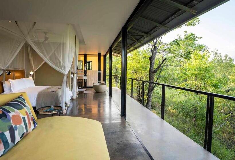 Hotel The Outpost & Pel S Post