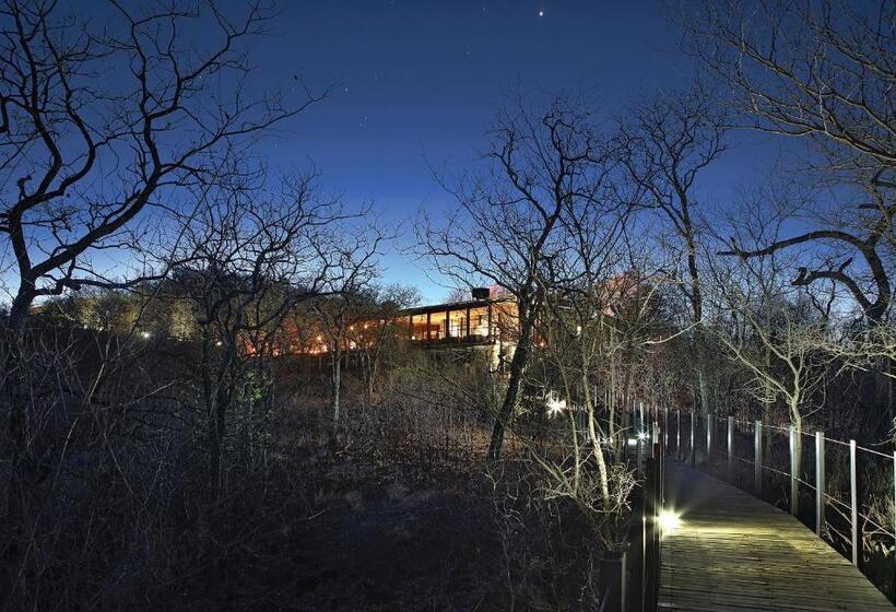 Hotel The Outpost & Pel S Post