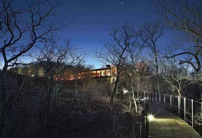 ホテル The Outpost & Pel S Post