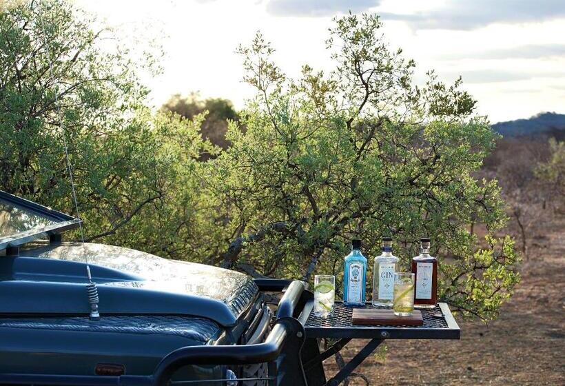 Hotel The Outpost & Pel S Post