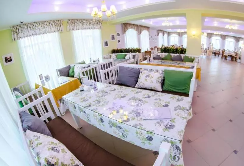 Hotelli Vitapark Sonyachnyy Provans