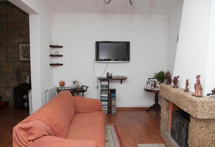 بنسيون Casa Cardoso