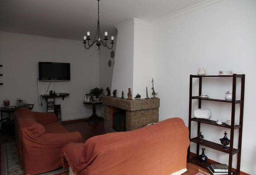 بنسيون Casa Cardoso