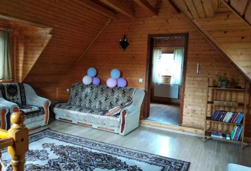 Majatalo Cottage Spadok