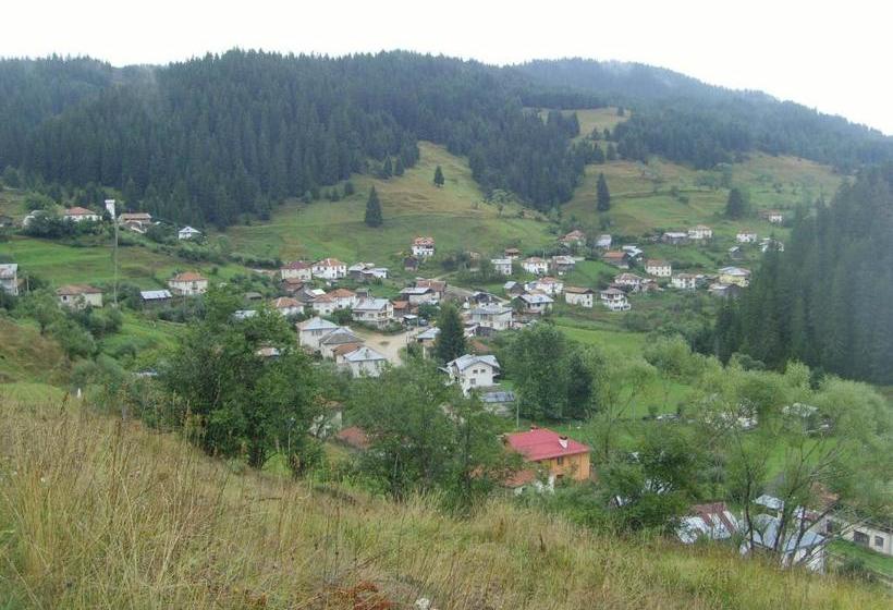 Пансион Kuma Lissa Guest House