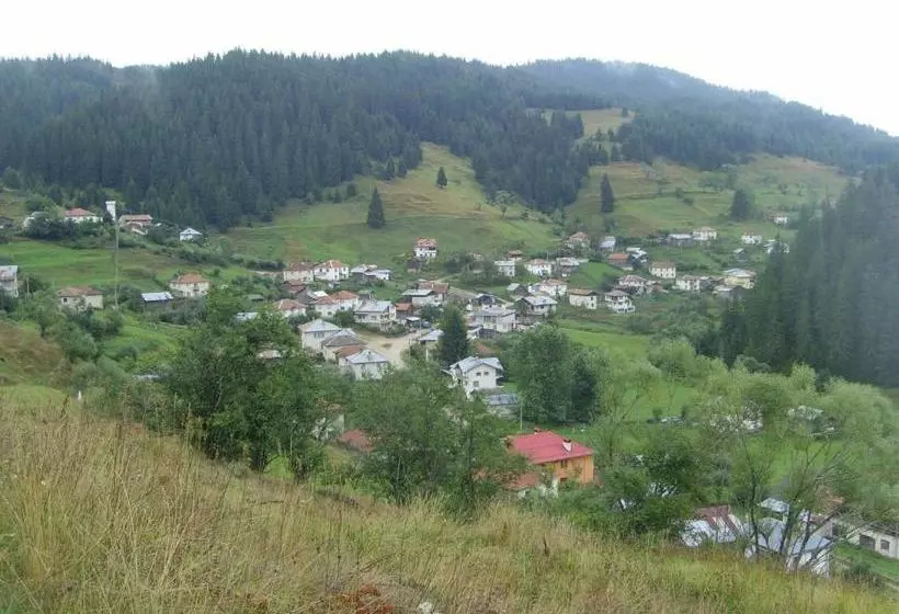 Majatalo Kuma Lissa Guest House