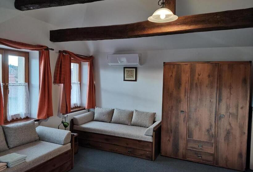 Panzió Penzion Pod Zámkem