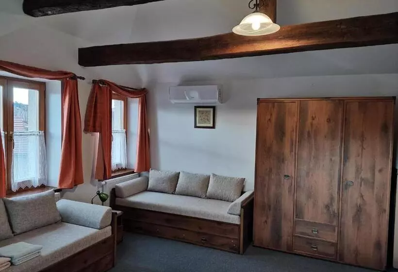 Majatalo Penzion Pod Zámkem