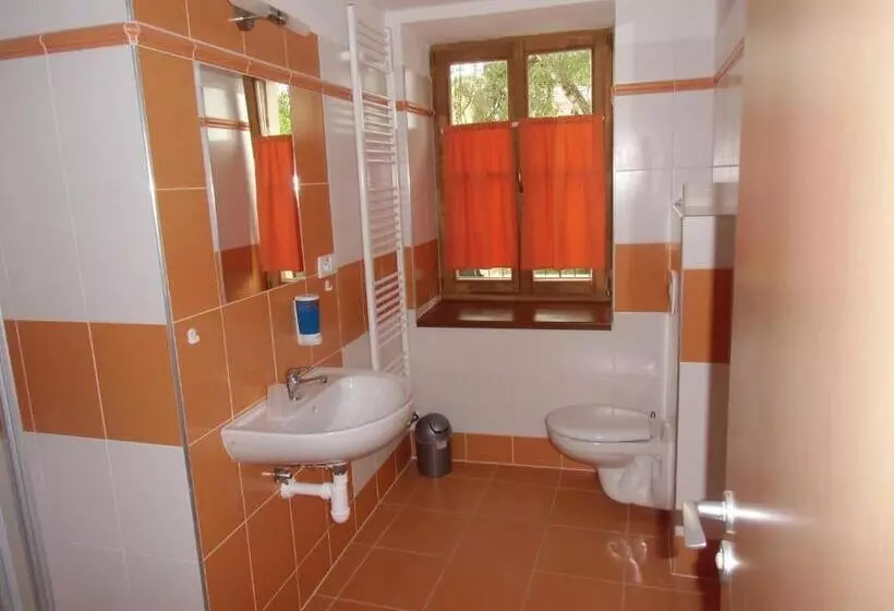 Majatalo Penzion Pod Zámkem