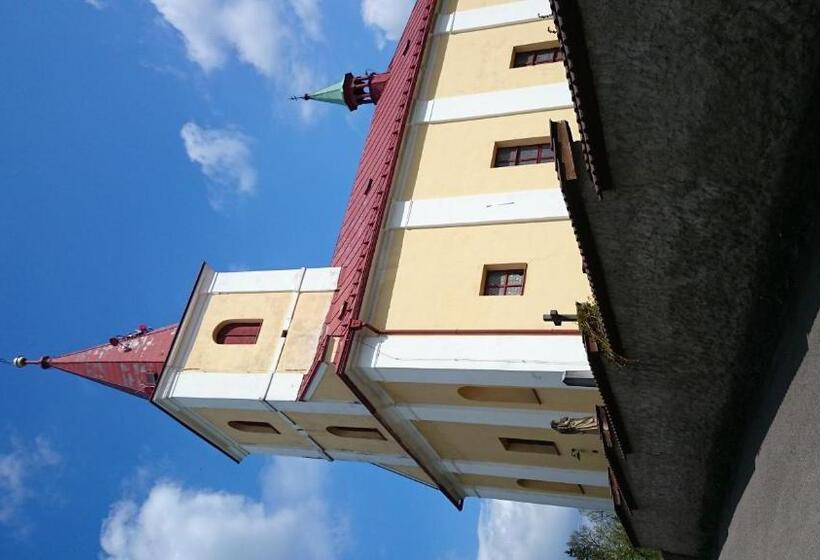 פנסיון Penzion Továrníkova Vila