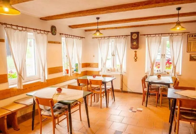 Majatalo Penzion U Cempu