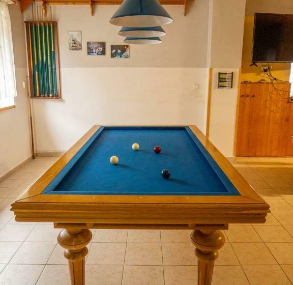 膳宿费 Penzion U Cempu