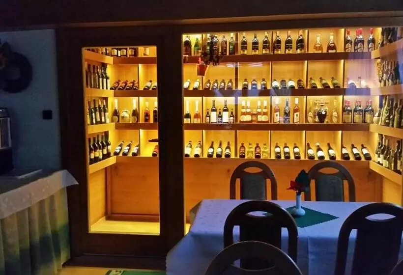 Majatalo Penzion U šimona