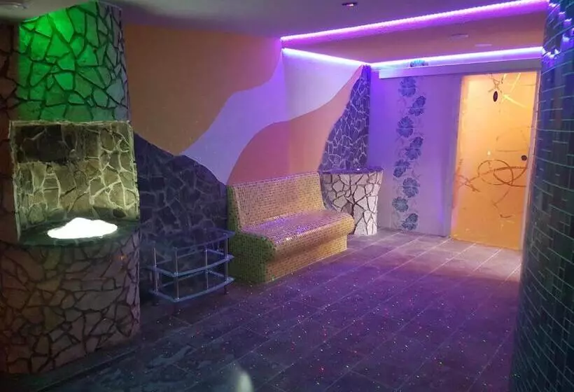 Majatalo Penzion U šimona