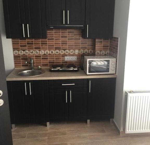 הוסטל Mini Hotel Megora