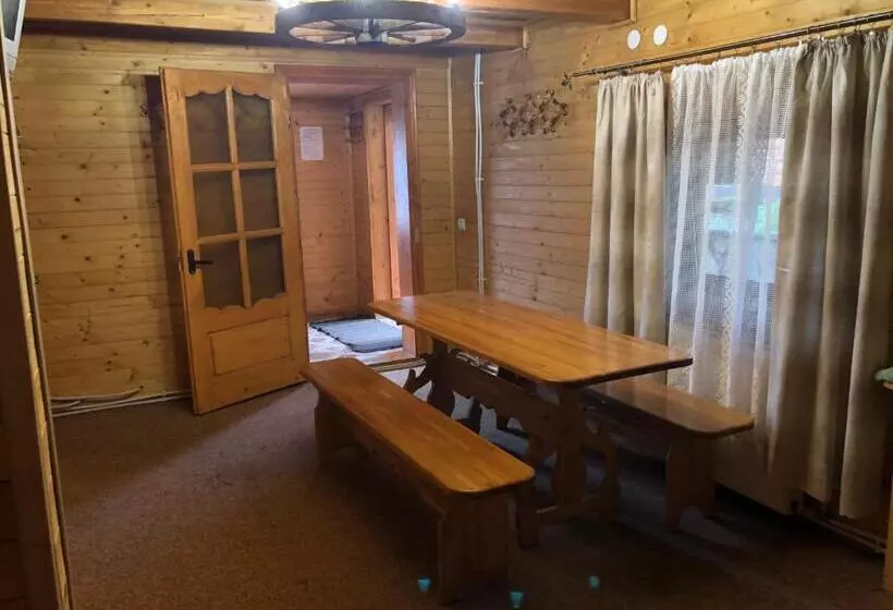 Retkeilymaja Skarbivka