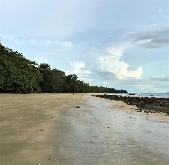 Andaman Beach Resort Koh Jum