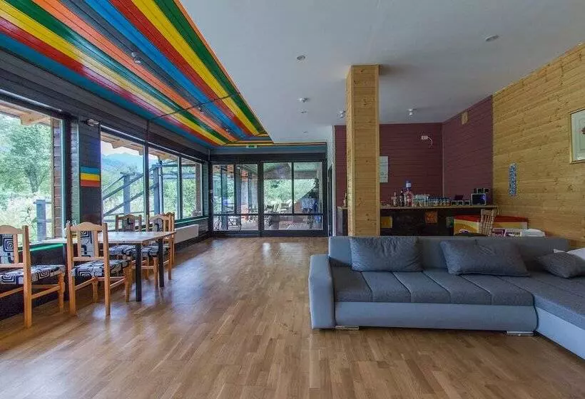 Aamiaismajoitus (B&B) Pensiunea Ana Vistisoara