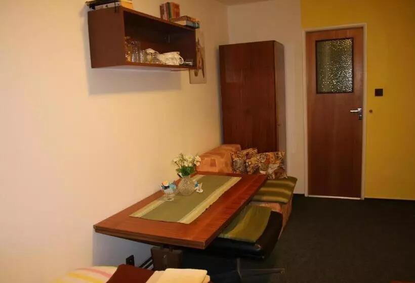 Aamiaismajoitus (B&B) Penzion Valovi