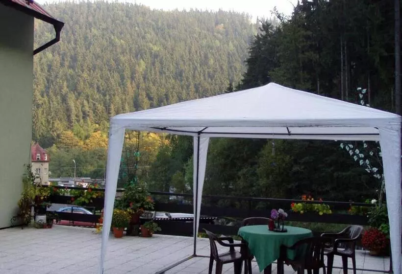 Aamiaismajoitus (B&B) Penzion Valovi