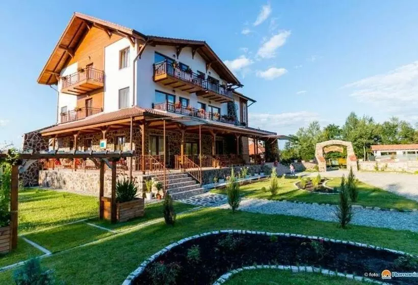 هتل Pensiunea Casa Luanna