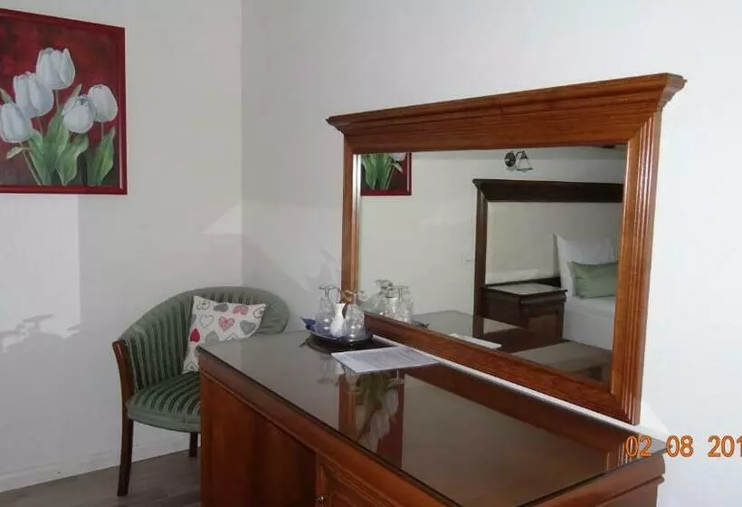 هتل Pensiunea Casa Luanna