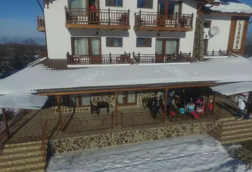 هتل Pensiunea Casa Luanna