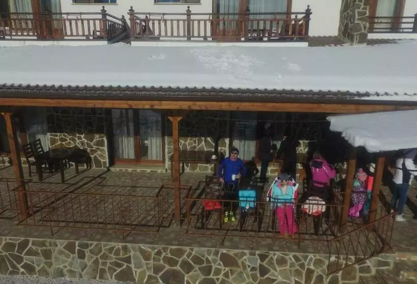 هتل Pensiunea Casa Luanna