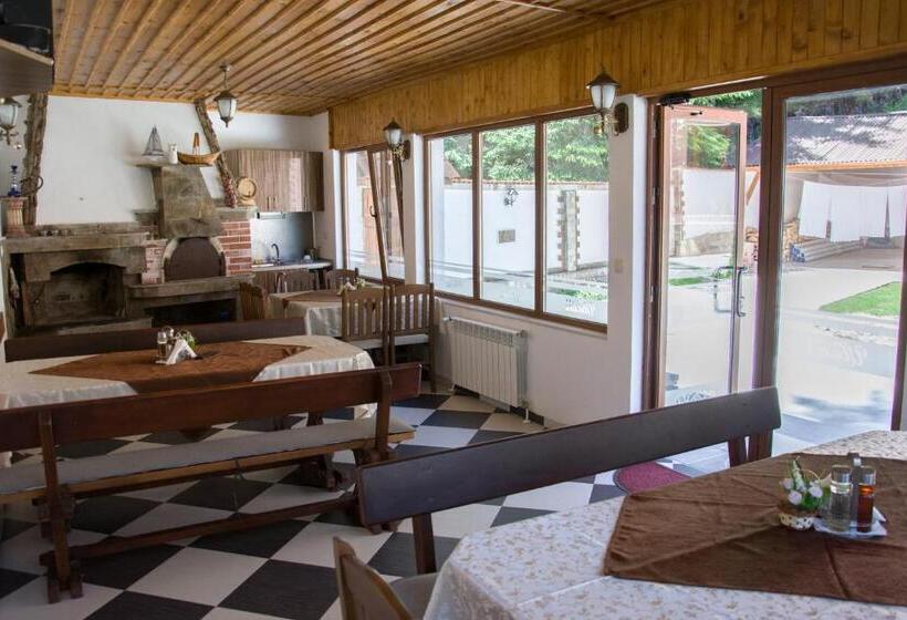 Pensão ивелия къща за гости