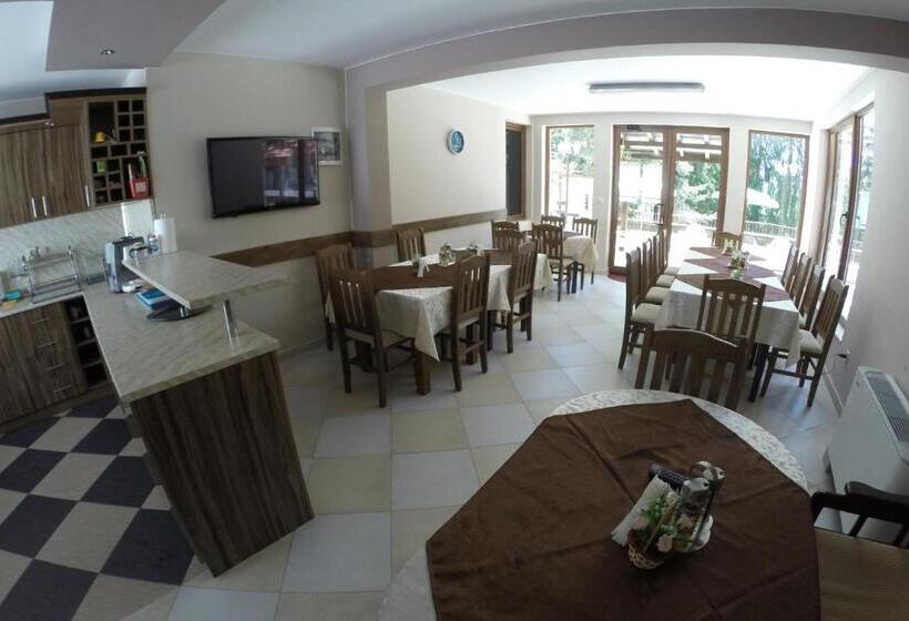 Pensão ивелия къща за гости