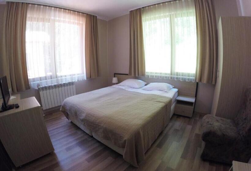 Pensão ивелия къща за гости