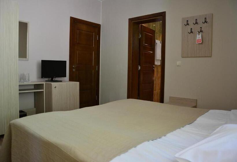 Pensão ивелия къща за гости