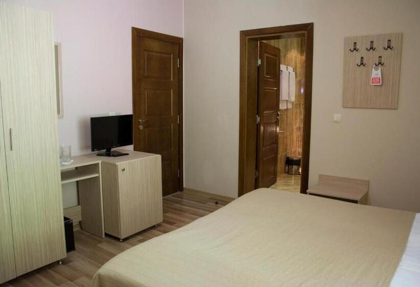 Pensão ивелия къща за гости