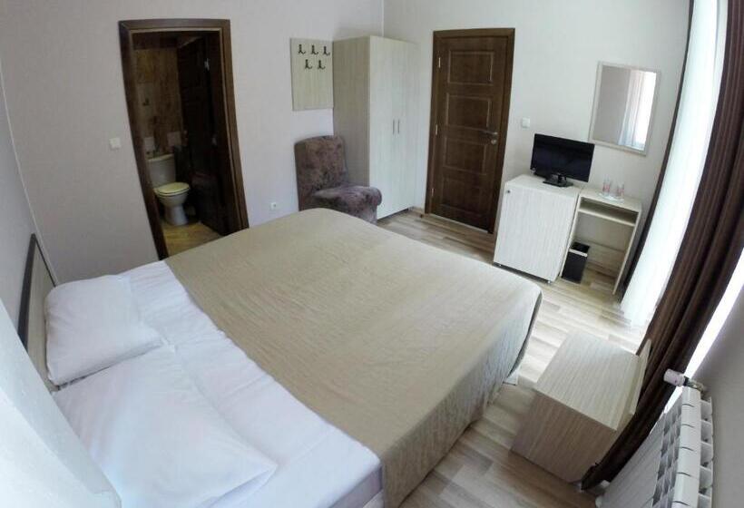 Pensão ивелия къща за гости