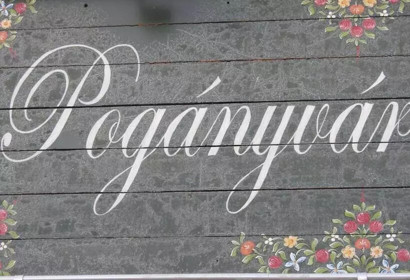 ペンション Bed & More Pogányvár