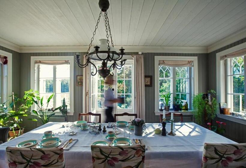 ペンション Björnhofvda Gård