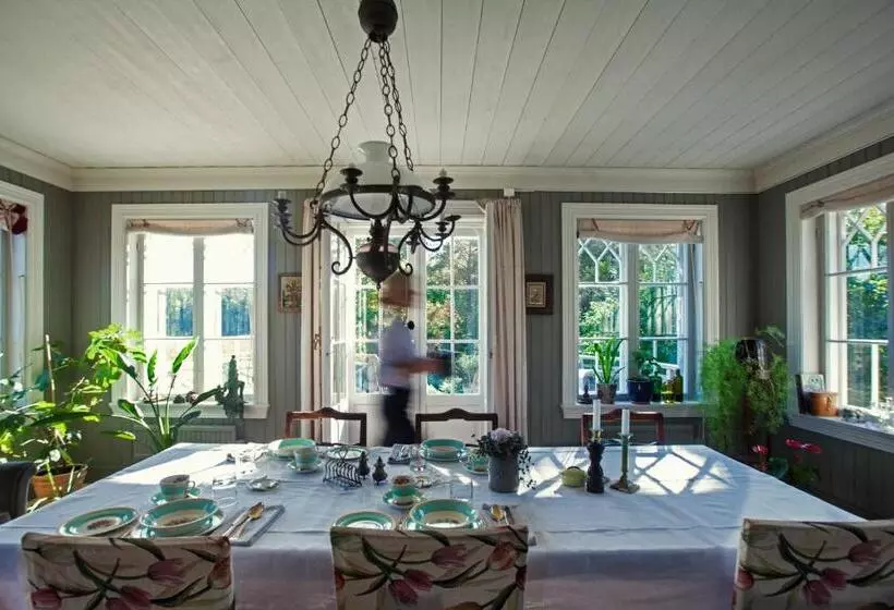 ペンション Björnhofvda Gård