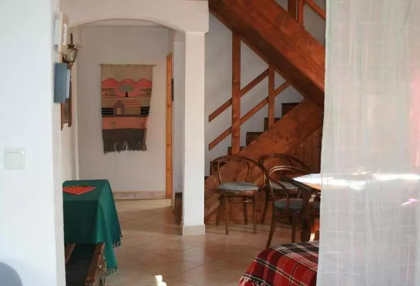 پانسیون Guest House Kamenik