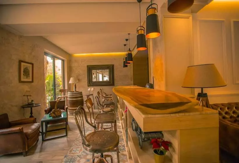 Majatalo Le Domaine Limoune