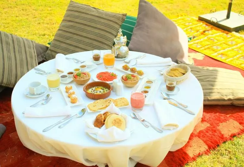 Majatalo Le Domaine Limoune