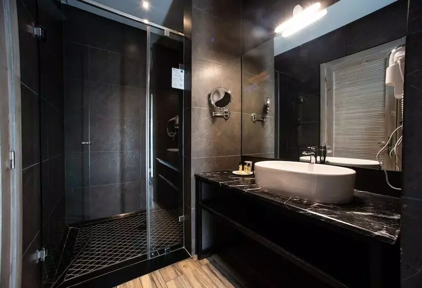 Majatalo Le Domaine Limoune