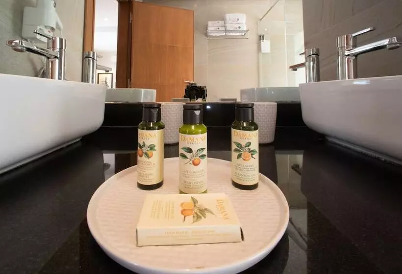 Majatalo Le Domaine Limoune