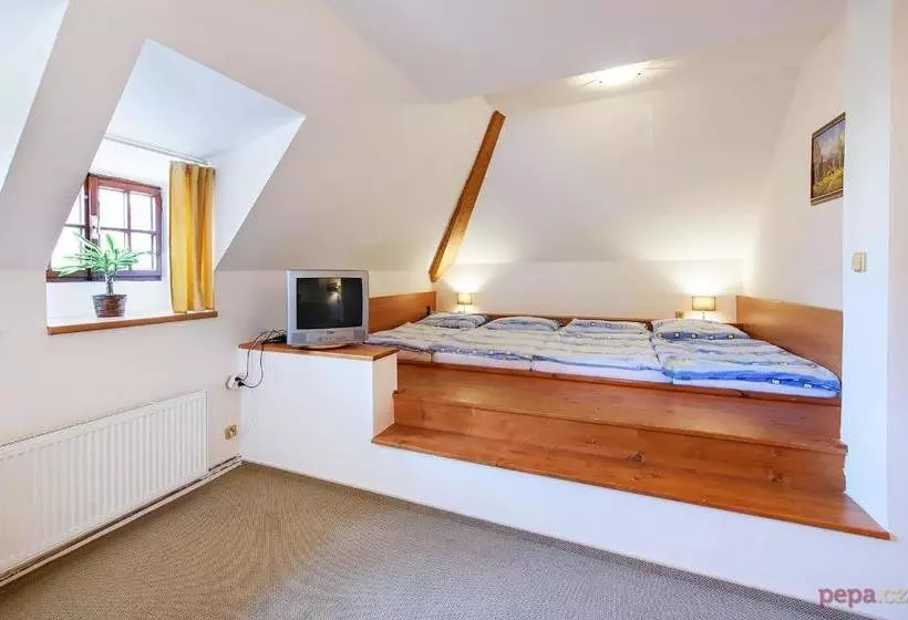 Majatalo Restaurace A Penzion U Palečků