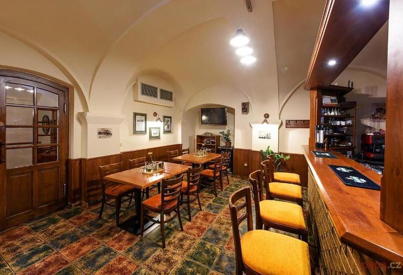 ペンション Restaurace A Penzion U Palečků