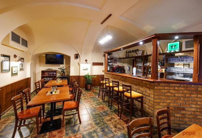 ペンション Restaurace A Penzion U Palečků