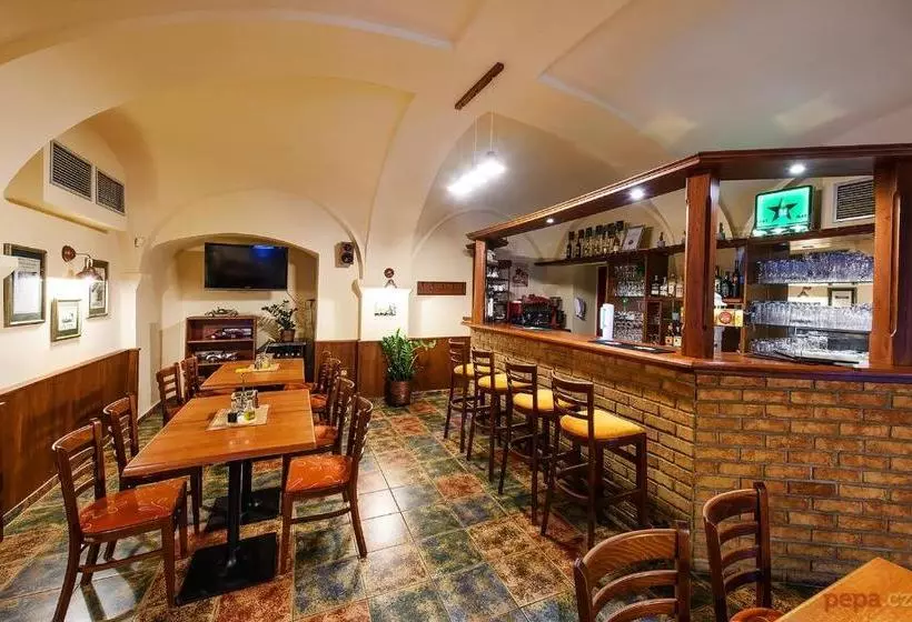 Majatalo Restaurace A Penzion U Palečků